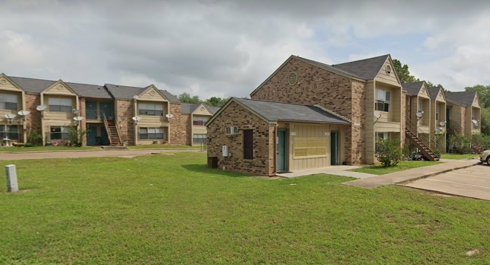 La Grange Condo: 500 S. Cindy Lane