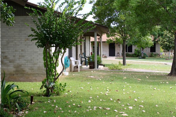 Luling Condo: 221 Peach Street
