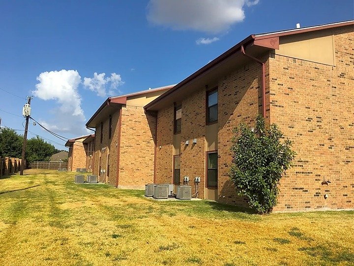 Taylor Condo: 1005 Cottonbowl