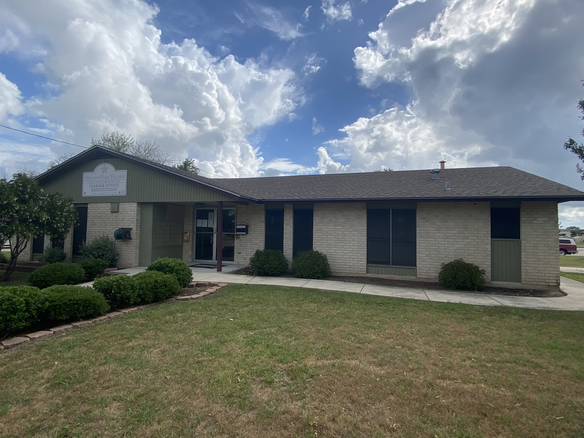 Lockhart Condo: 1200 Meadow Park