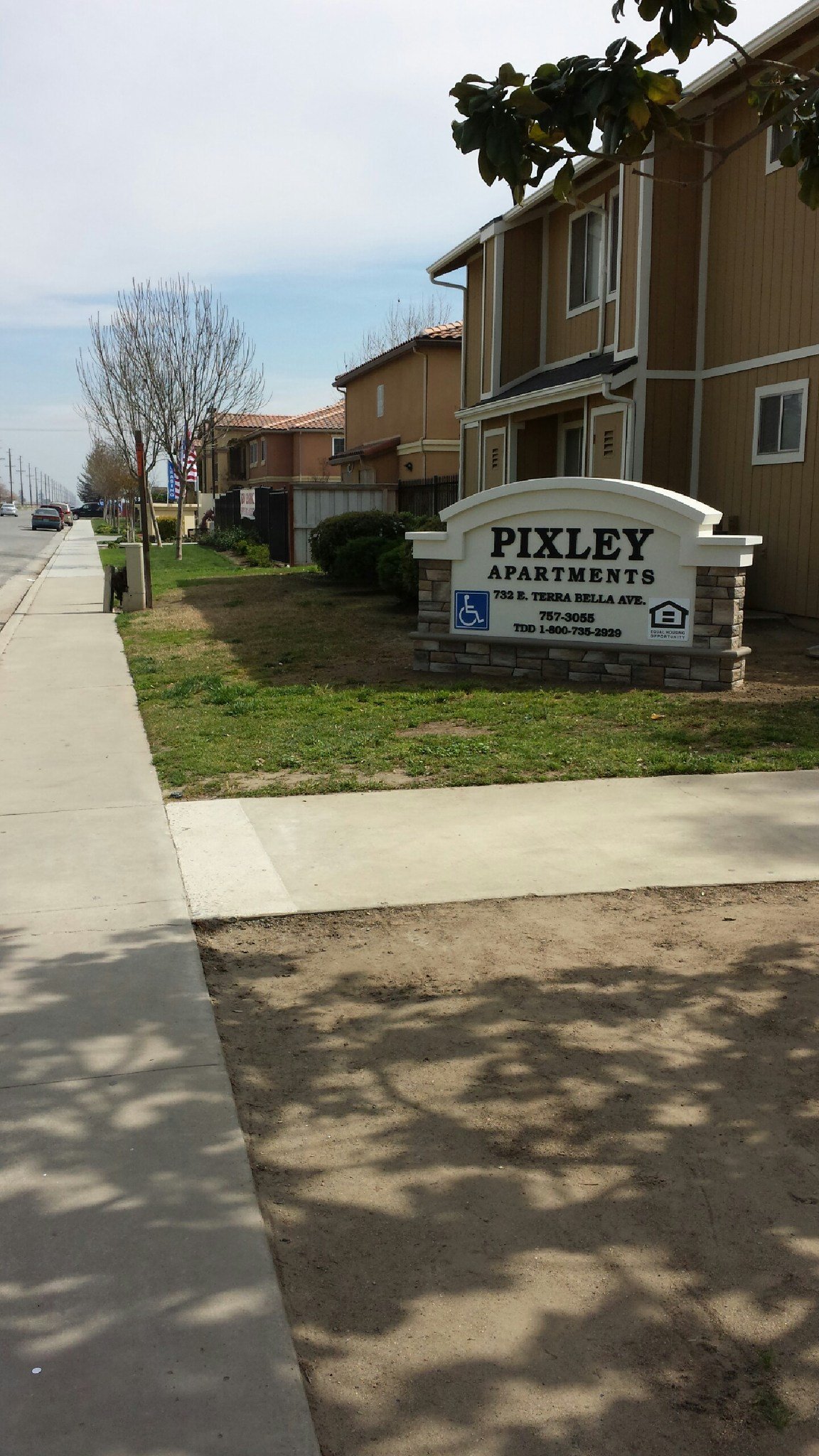 Pixley Condo: 735 E. Terra Bella Ave.