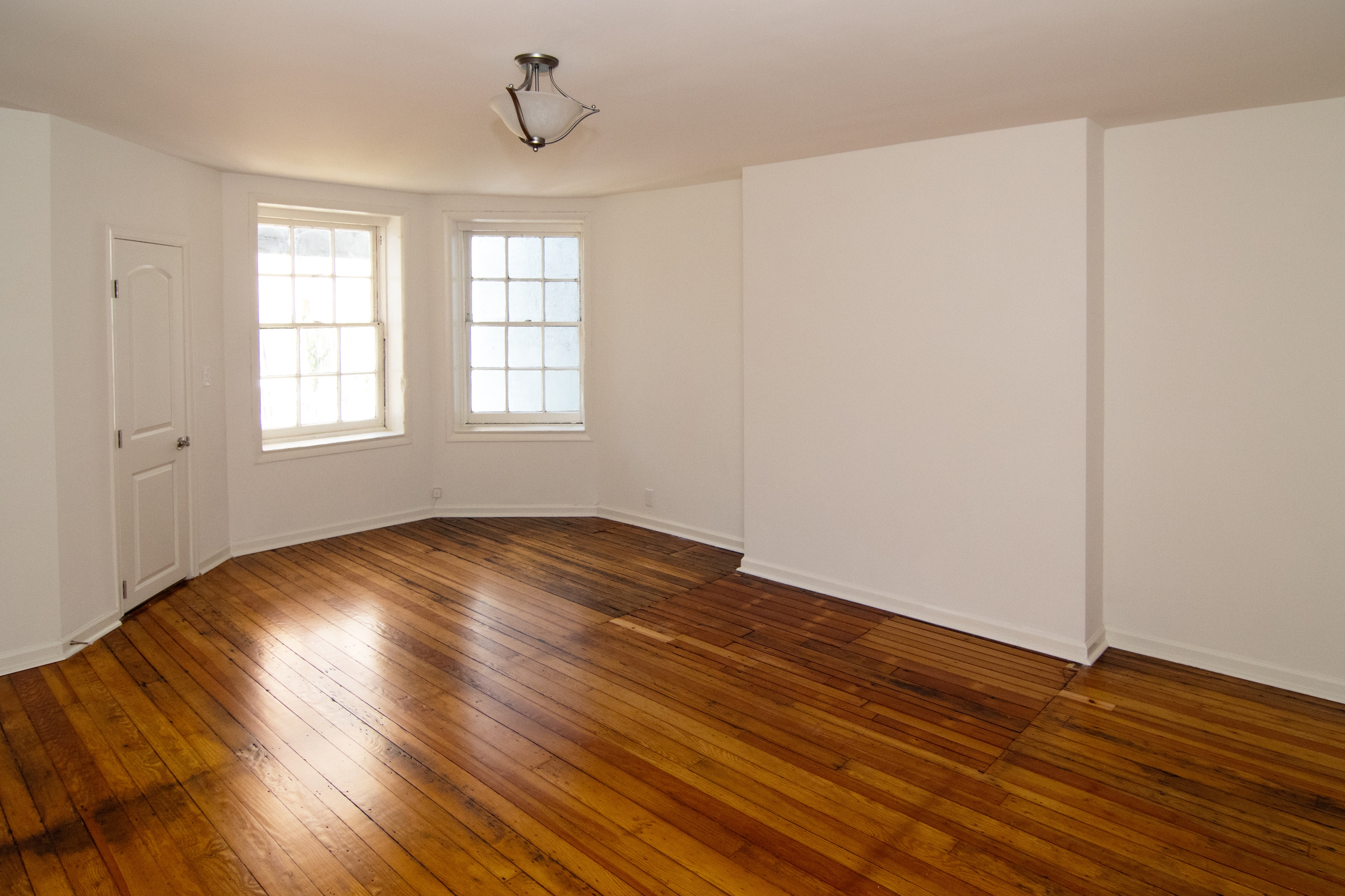 Baltimore Condo: 1814 Eutaw Pl #110