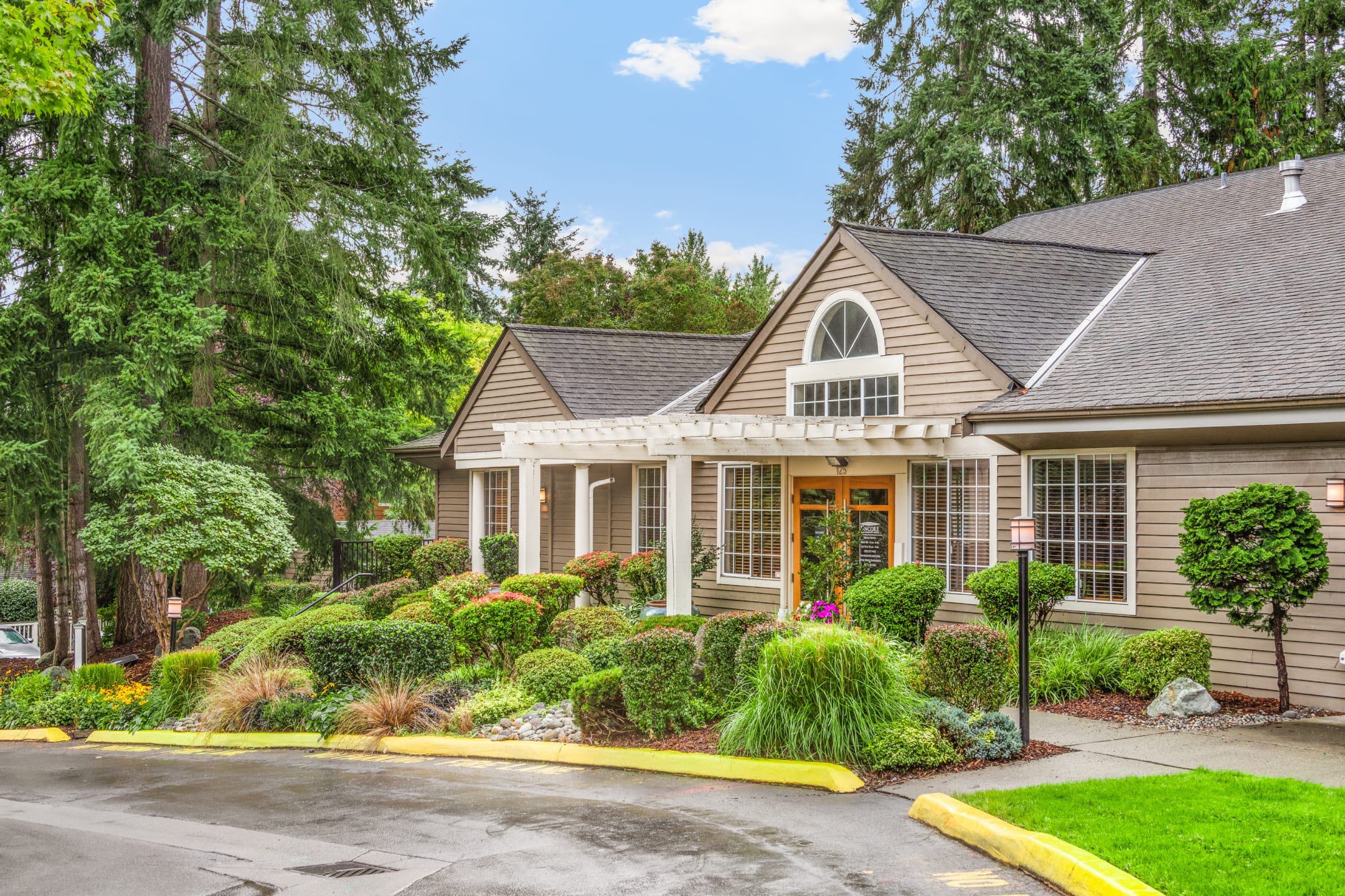 Federal Way Apartment: 125 SW Campus Dr