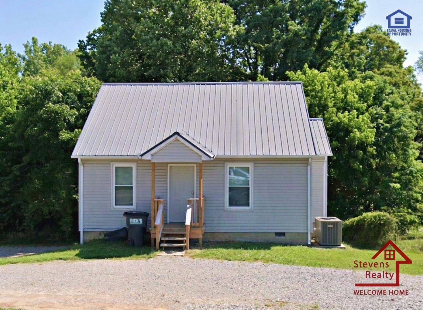 Cookeville House: 1827 W Broad St Main House
