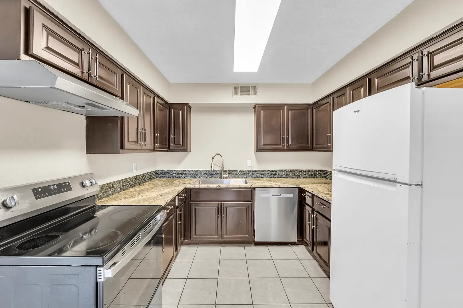 Irving Condo: 3024 Tudor Ln