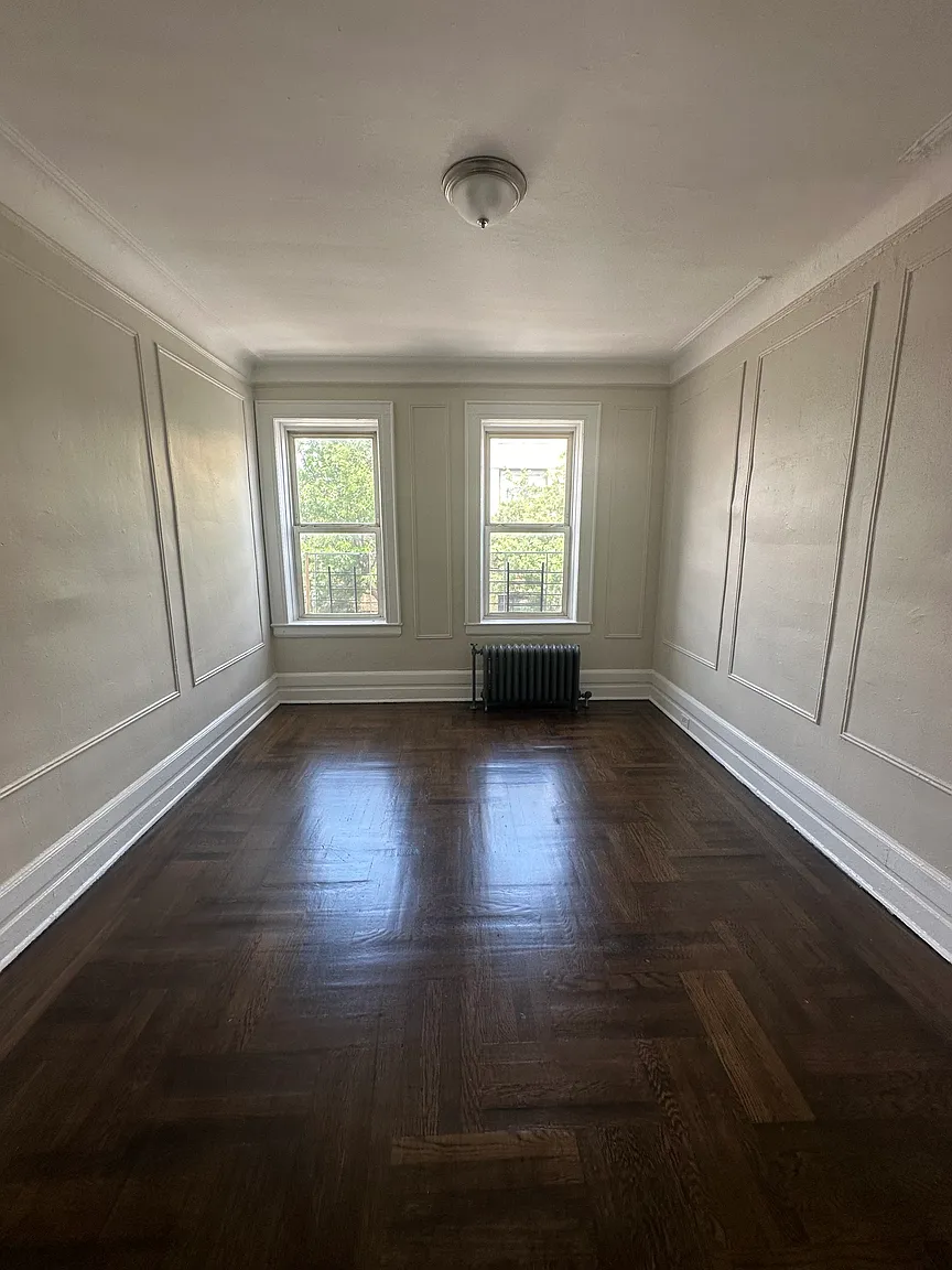 Newark Condo: 2 W Alpine St