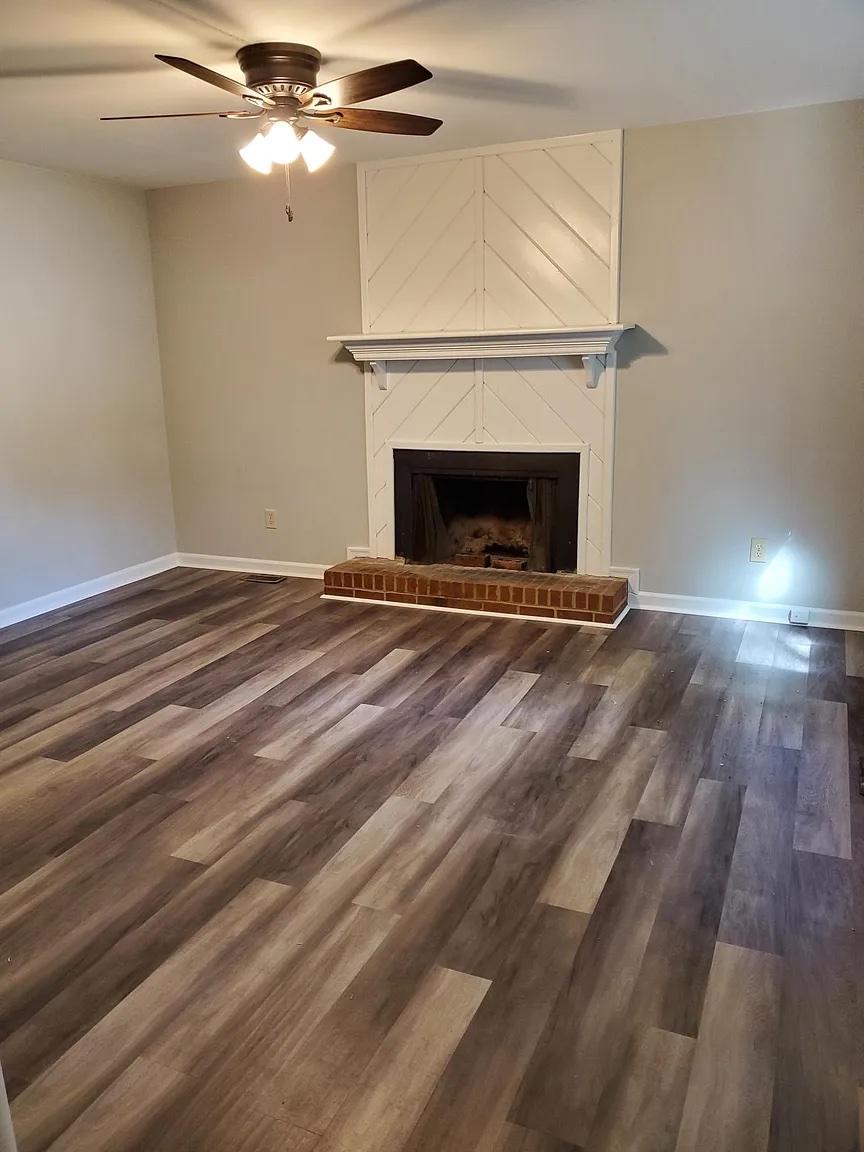 Raleigh House: 100 Bramble Ct