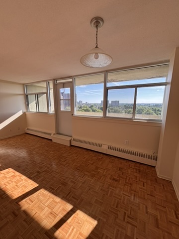 Ottawa Condo: 70 MCEWEN Ave