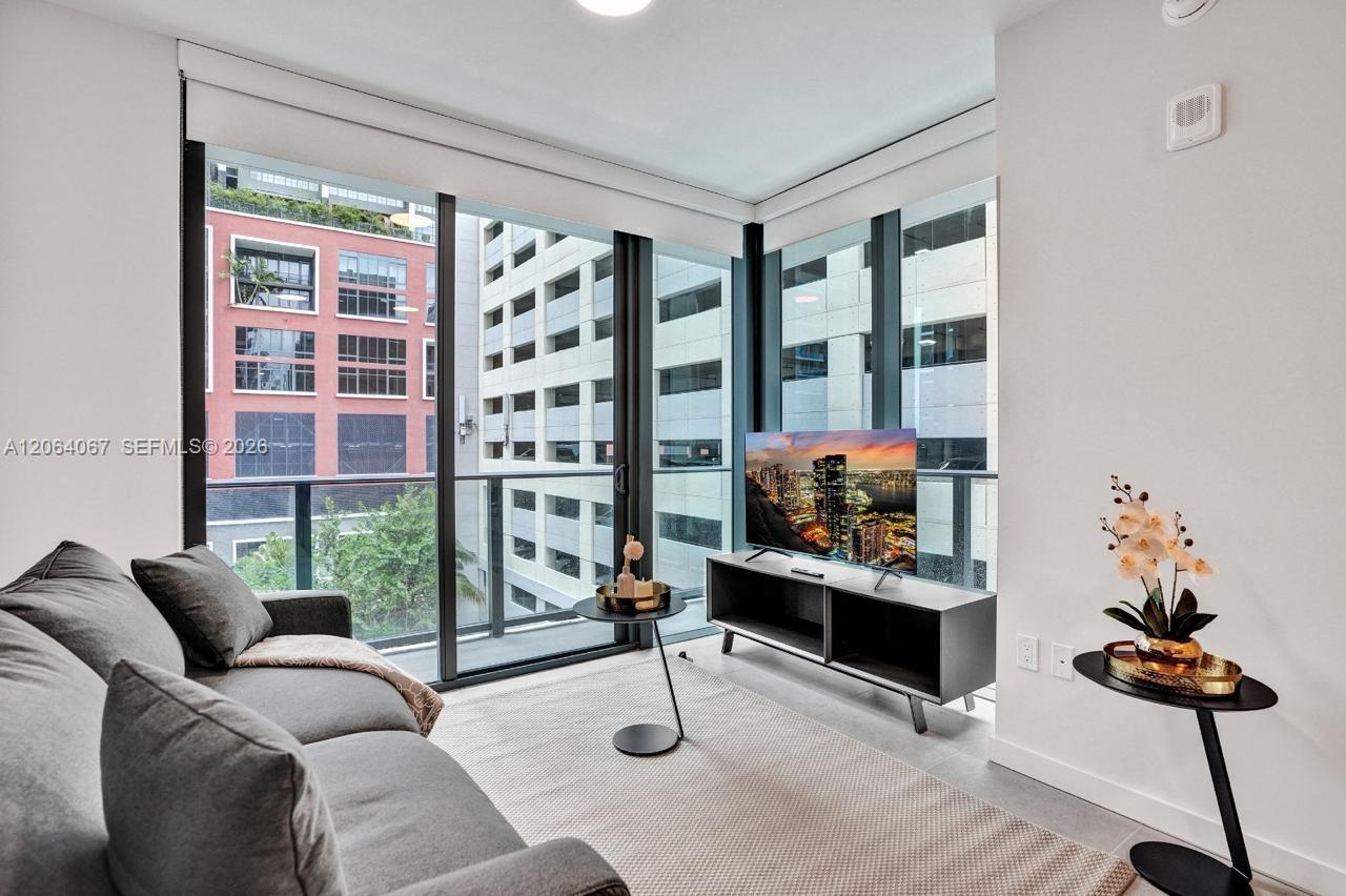 Miami Condo: 121 NE 5th St # 512B, Miami FL 33132