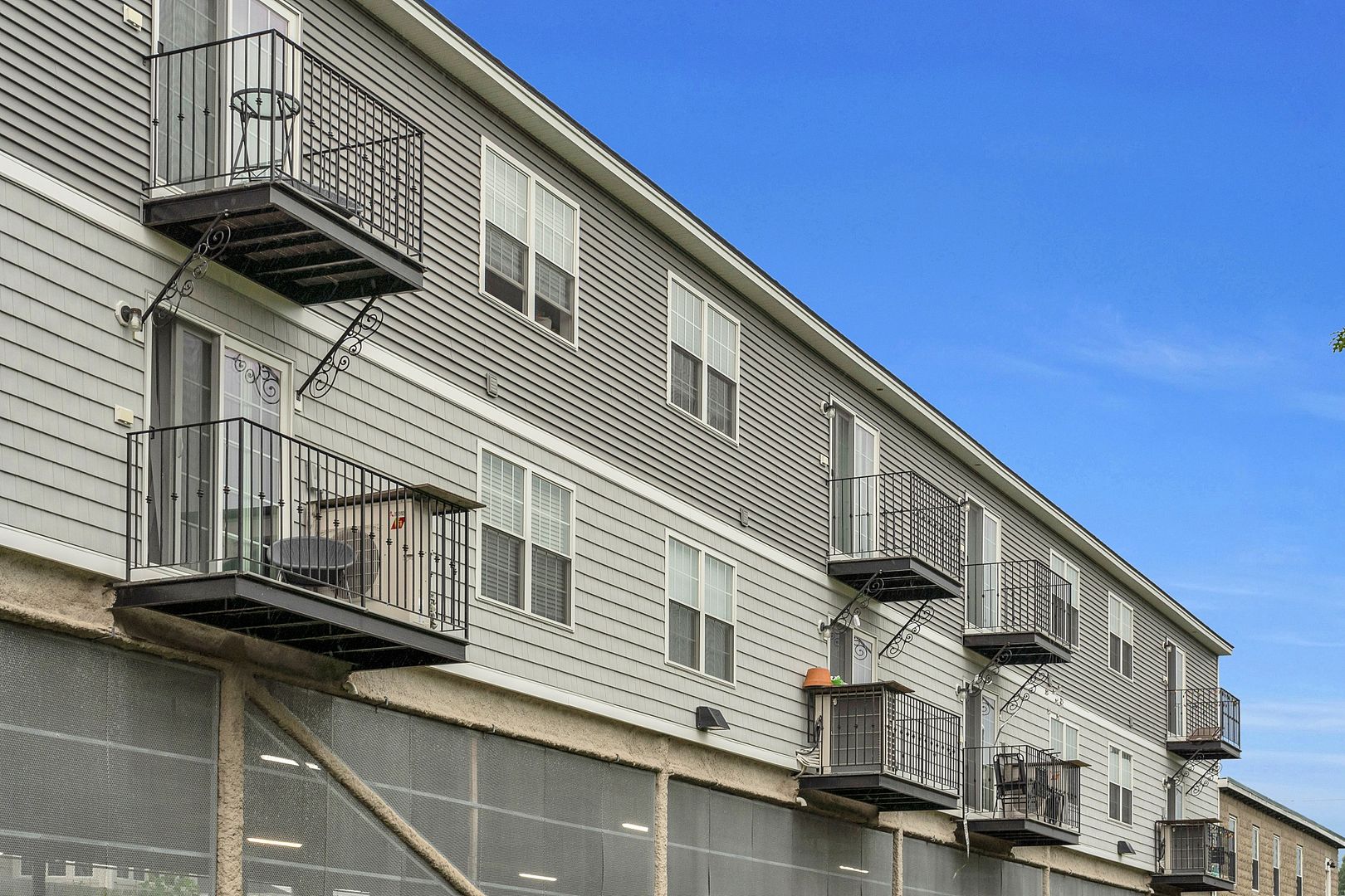 Bradford Condo: 2 South Grove Street