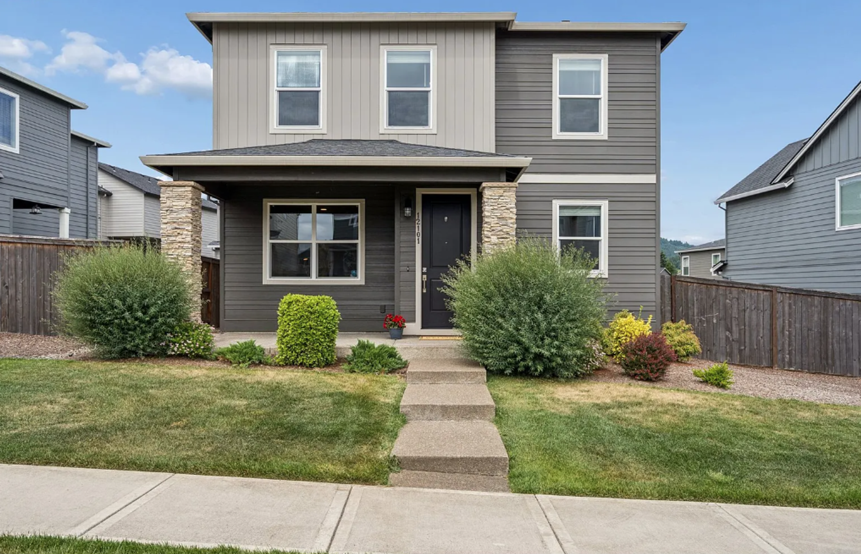 Happy Valley House: 12101 SE Punch Bowl Falls Ct