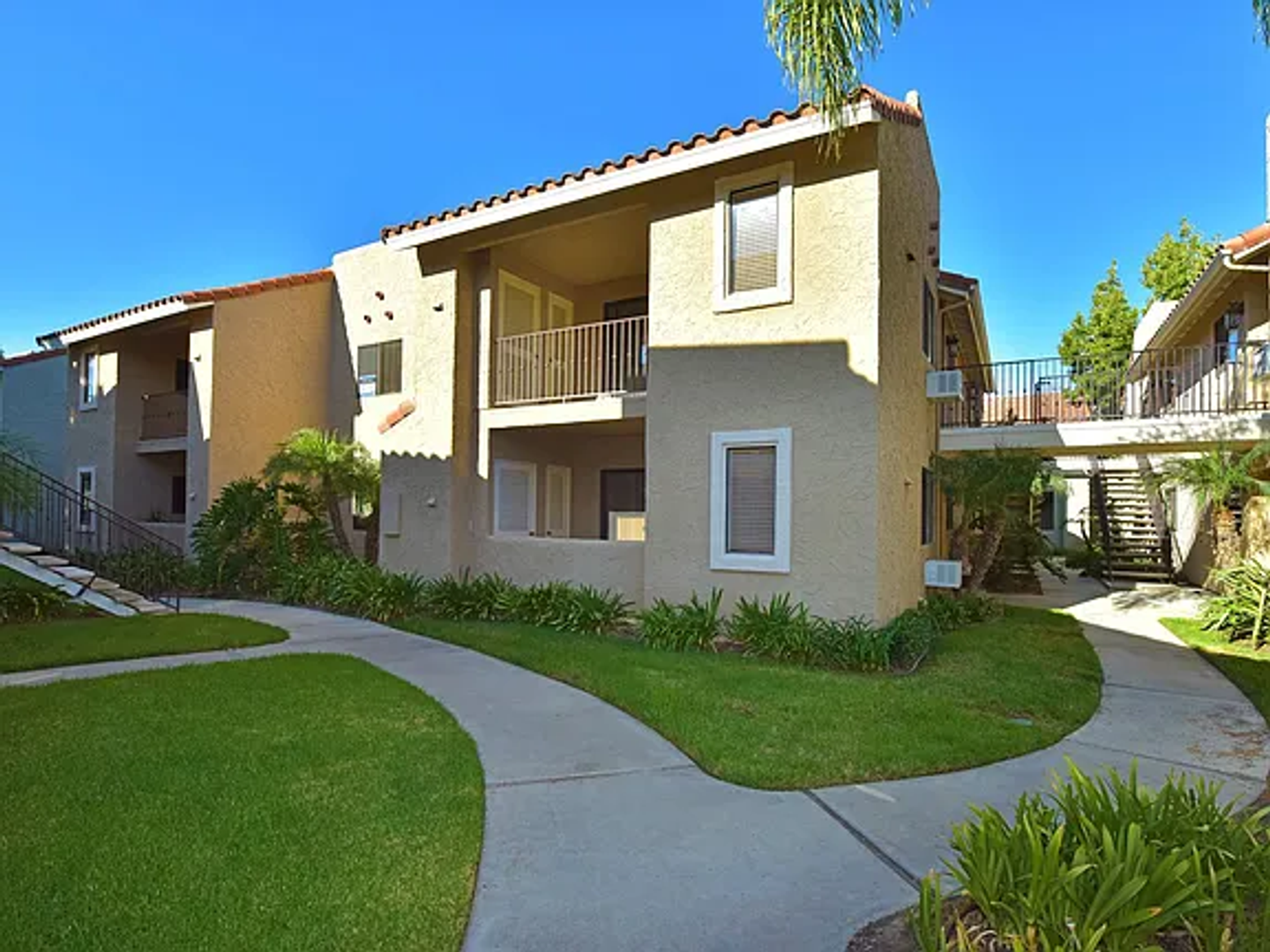 San Diego House: 10178 Camino Ruiz