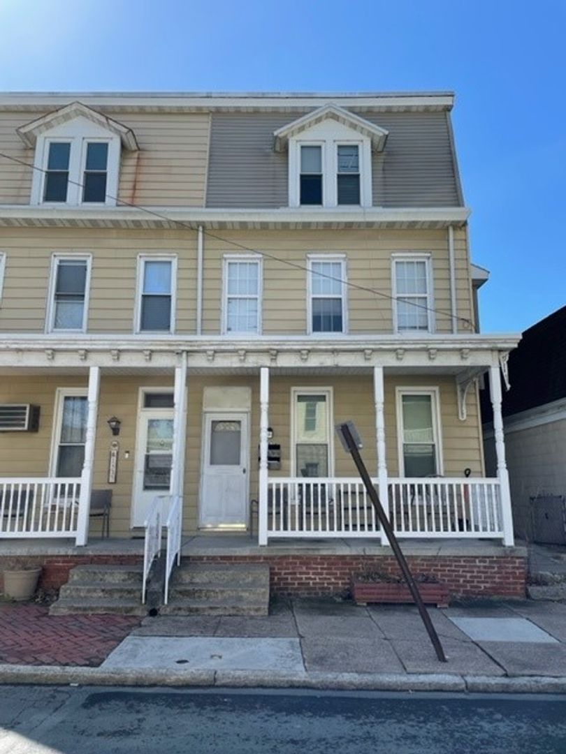 Harrisburg Condo: 1535 Hunter St 1st Floor