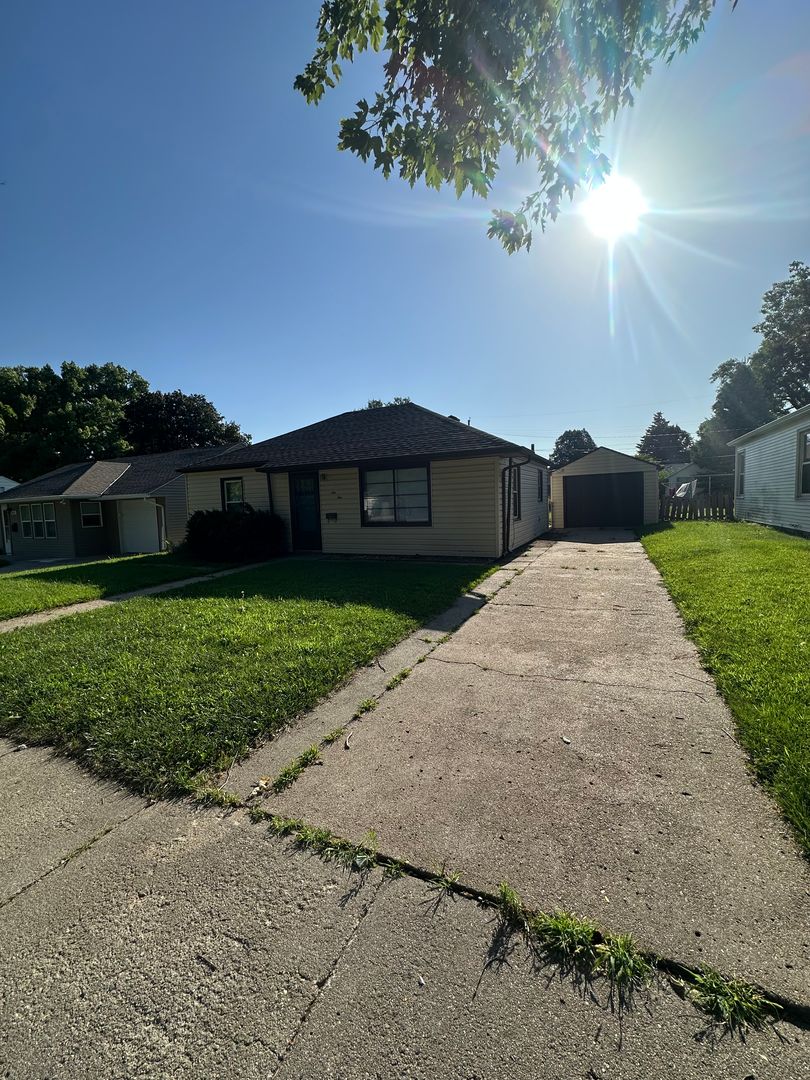 Norfolk House: 610 Gerecke St