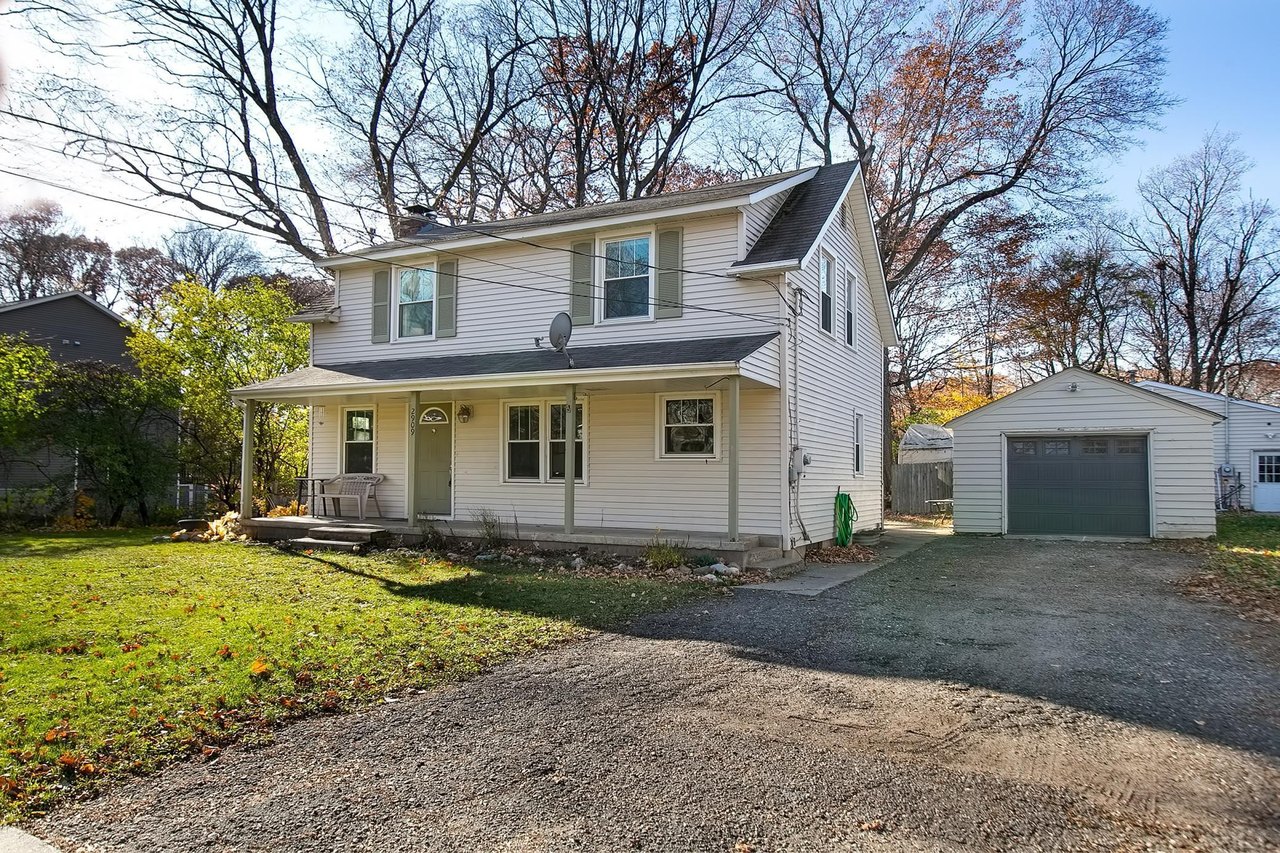 Mound House: 2909 Meadow Ln