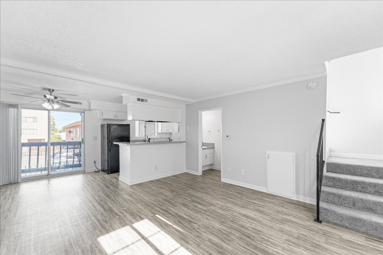 Reseda Condo: 18547 Saticoy St.