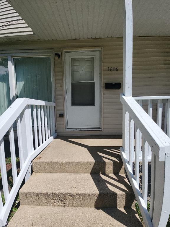 Gary Condo: 3606 E 9th Ave