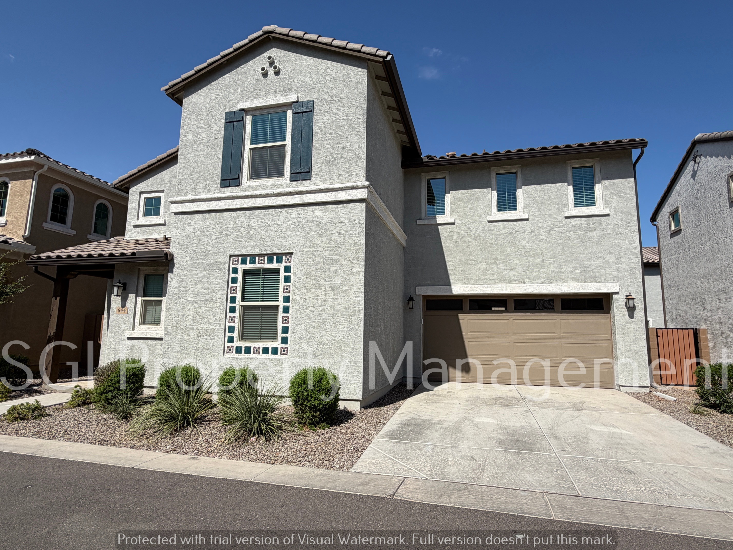 Gilbert House: 644 S Heron Ln