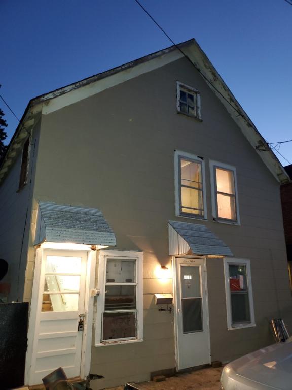 Stockton Condo: 209 1/2 N Pearl, #2