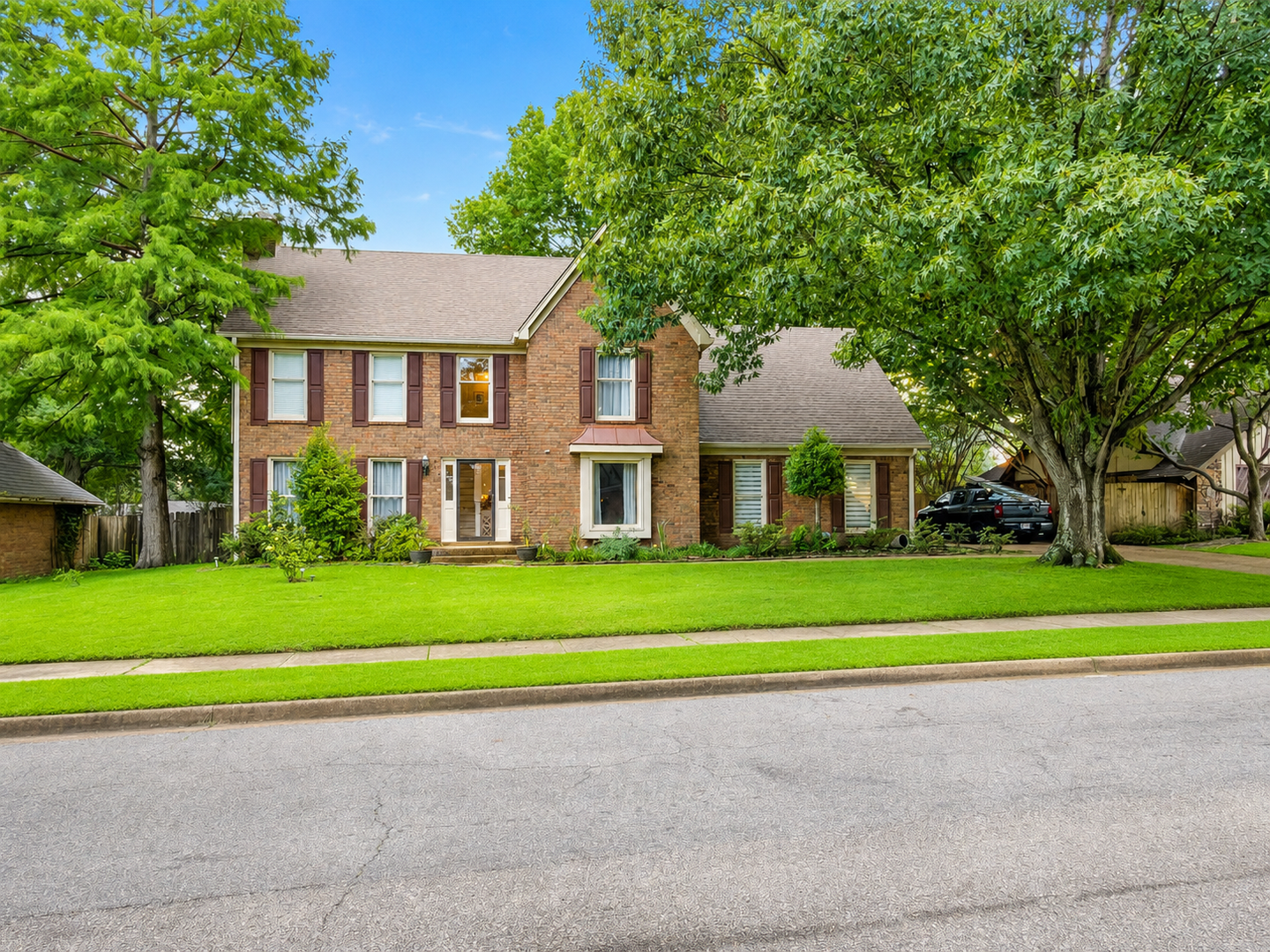 Cordova House: 743 Grovewood Dr