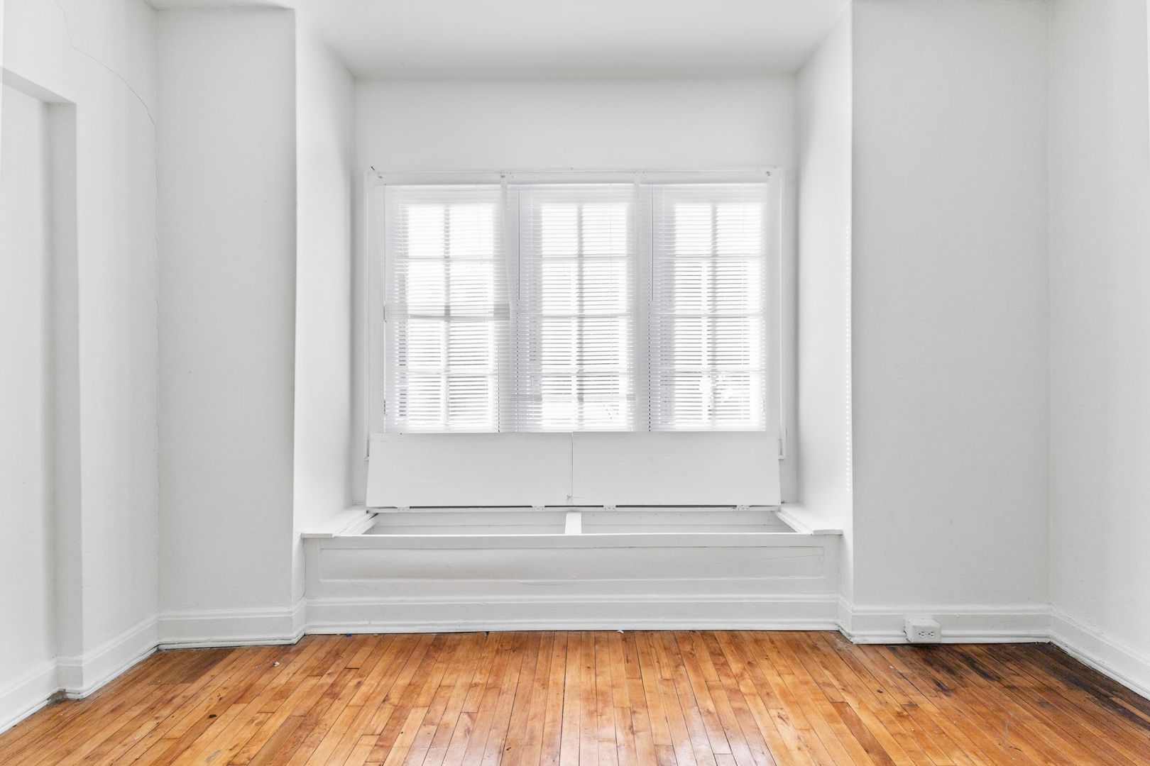 Indianapolis Apartment: 5703 E Washington St