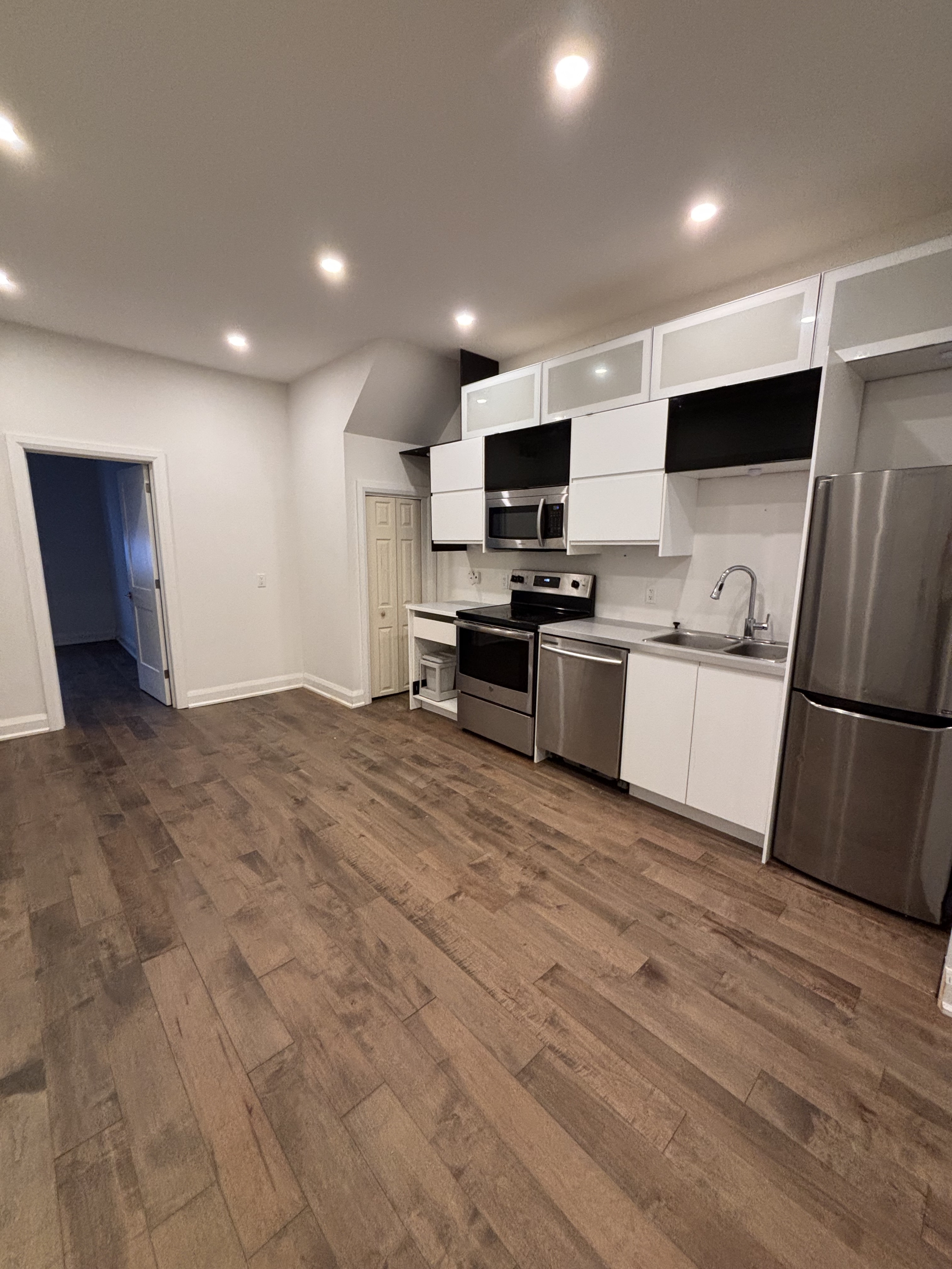 Ottawa Condo: 82 Eccles Street - 2