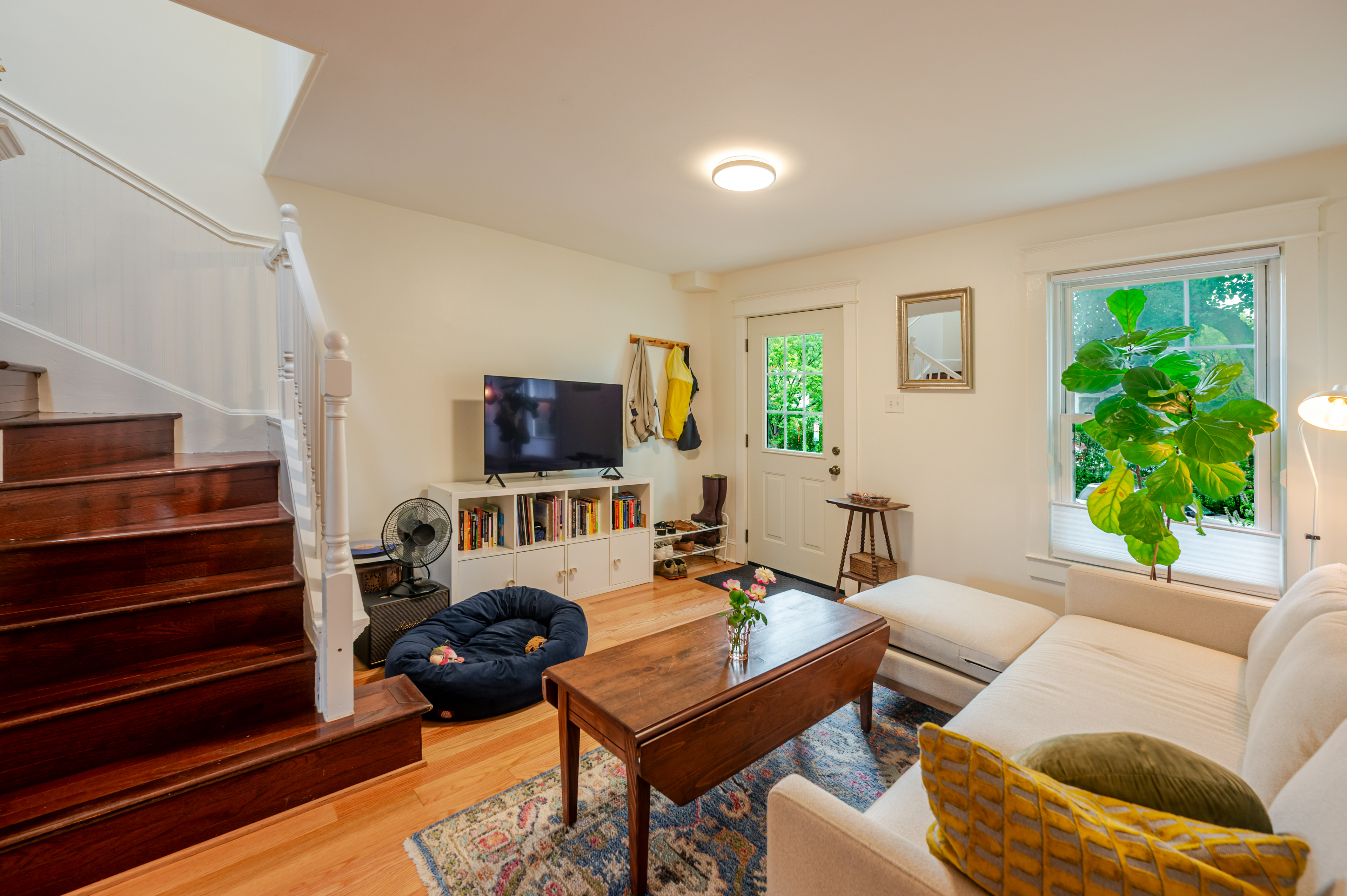 Washington House: 235 17th St SE