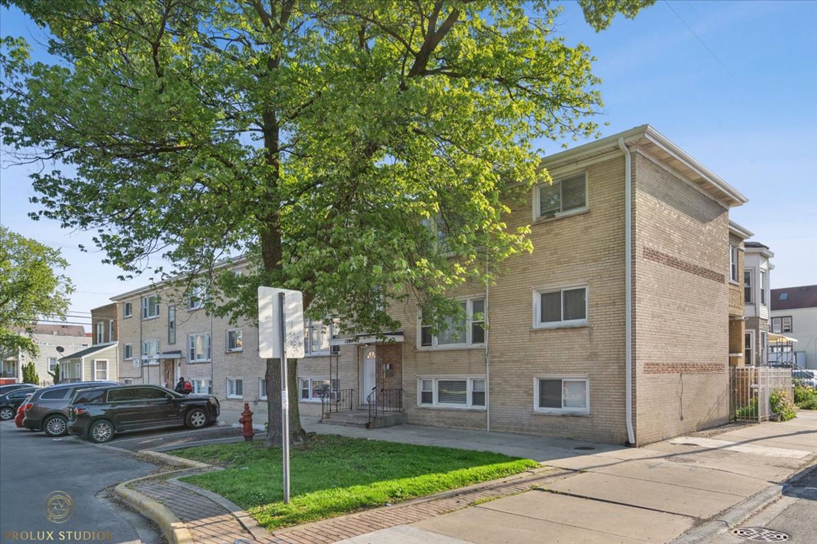 Cicero Condo: 1204 S 49th Court