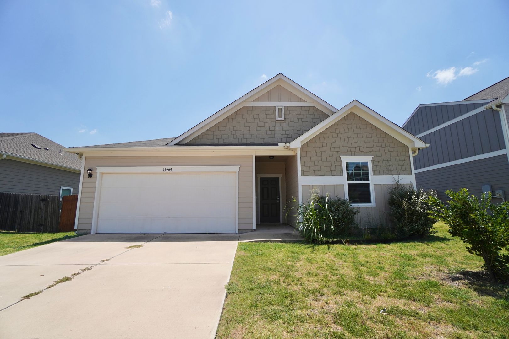 Manor House: 13905 Charles Abraham Way