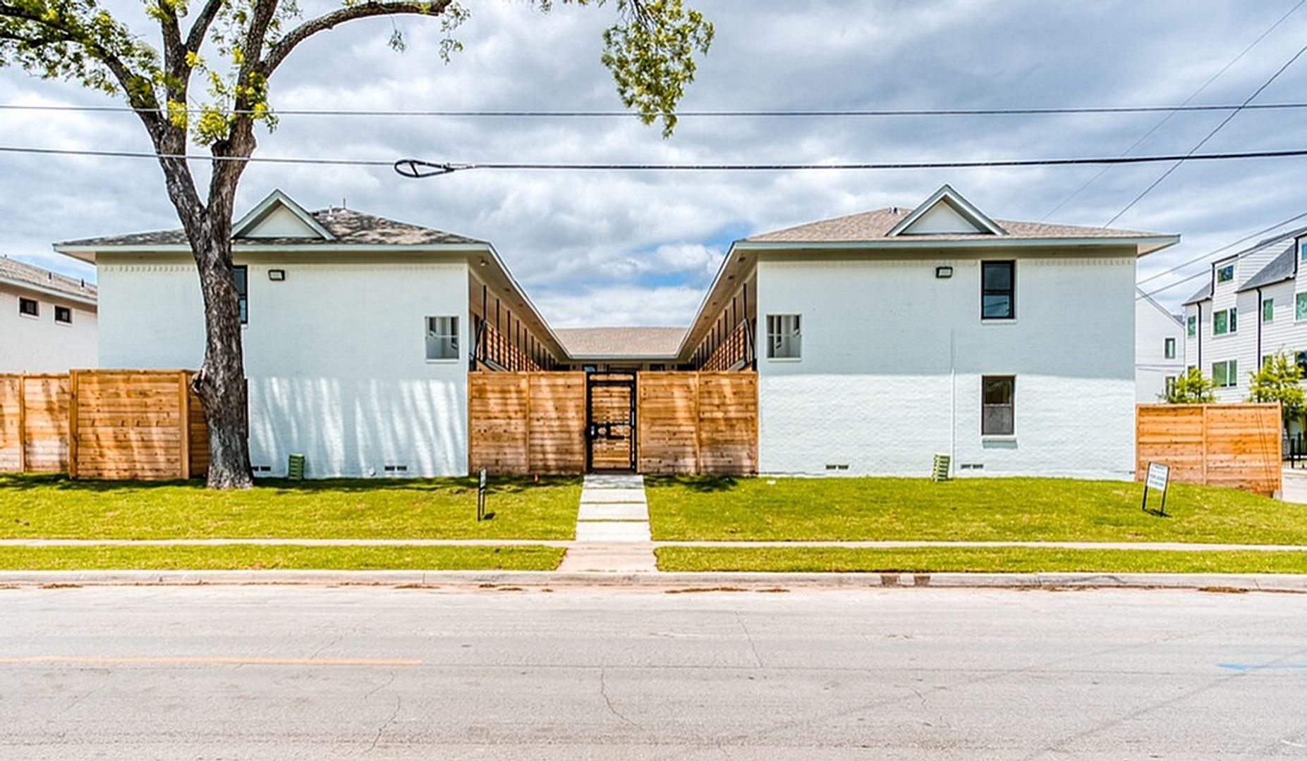 Dallas Apartment: 4625 Bryan St