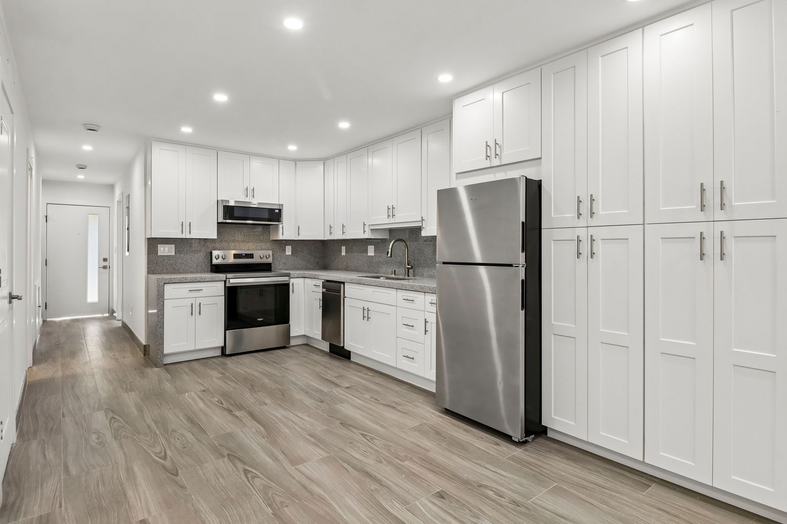 Oceanside Apartment: 445 Garrison St