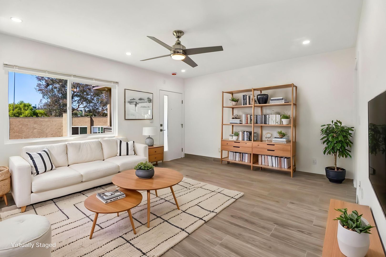 Oceanside Apartment: 445 Garrison St