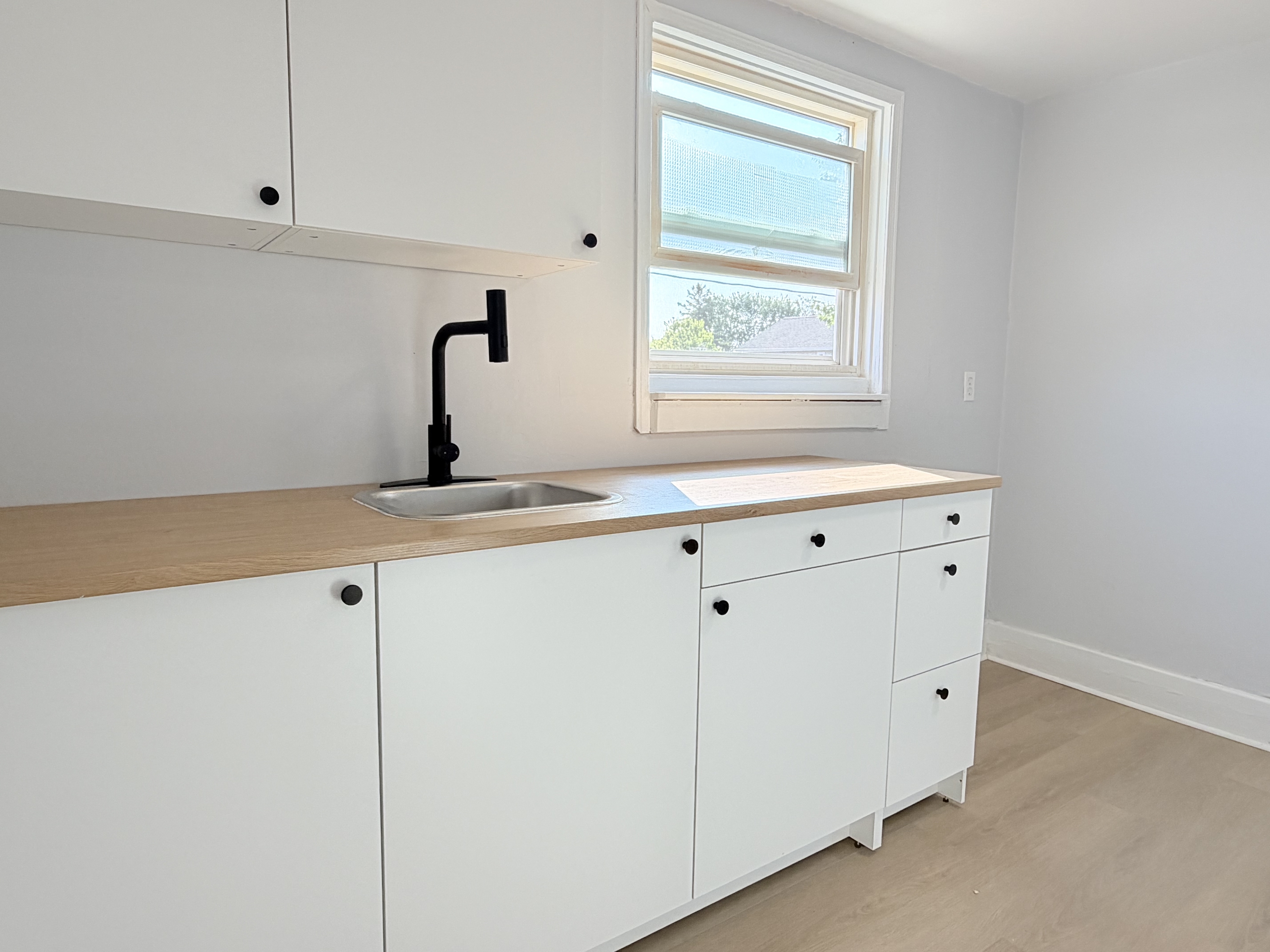 Windsor Condo: 1548 - 1550 George Ave