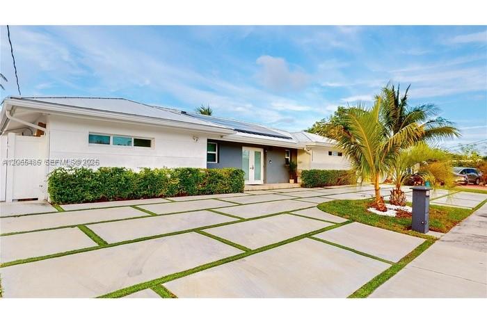 Miami Condo: 2335 NE 194th St, Miami FL 33180