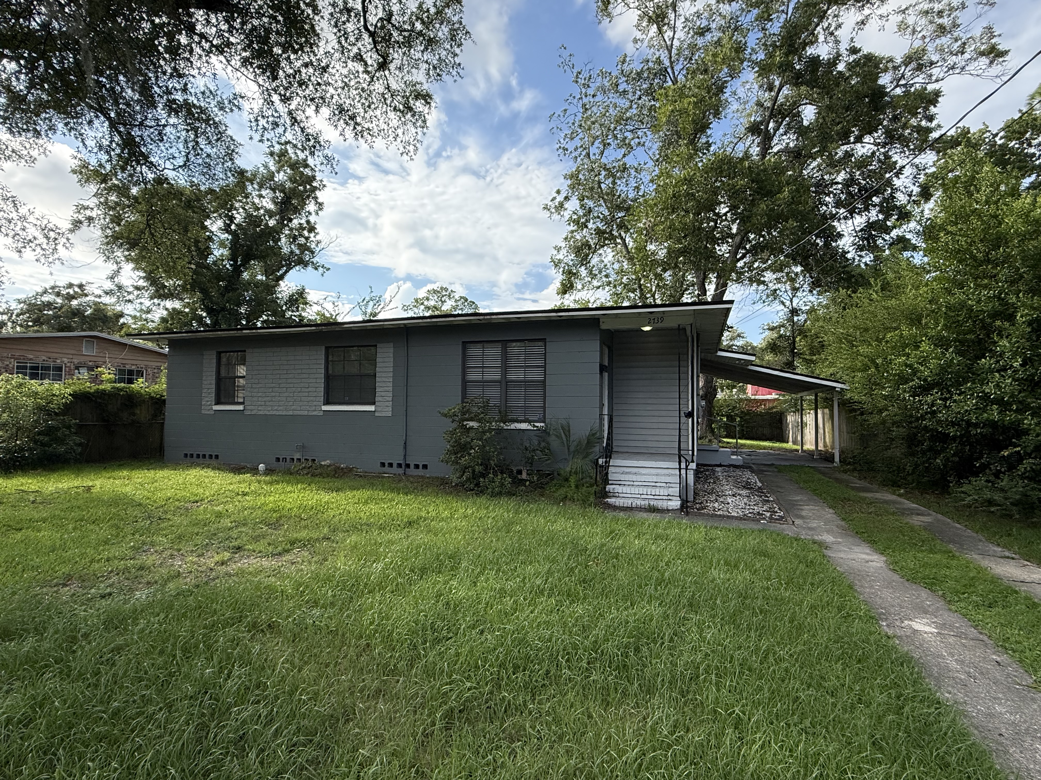 Jacksonville House: 2739 King Cole Dr
