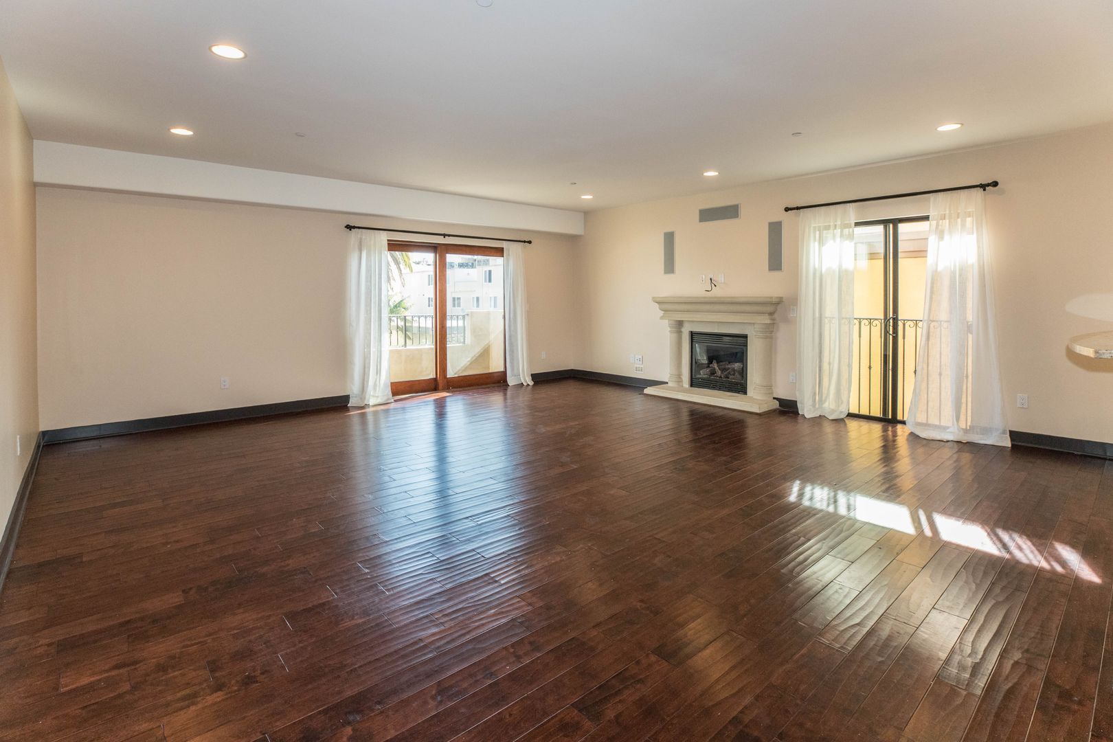 Los Angeles House: 1215 Armacost Ave.