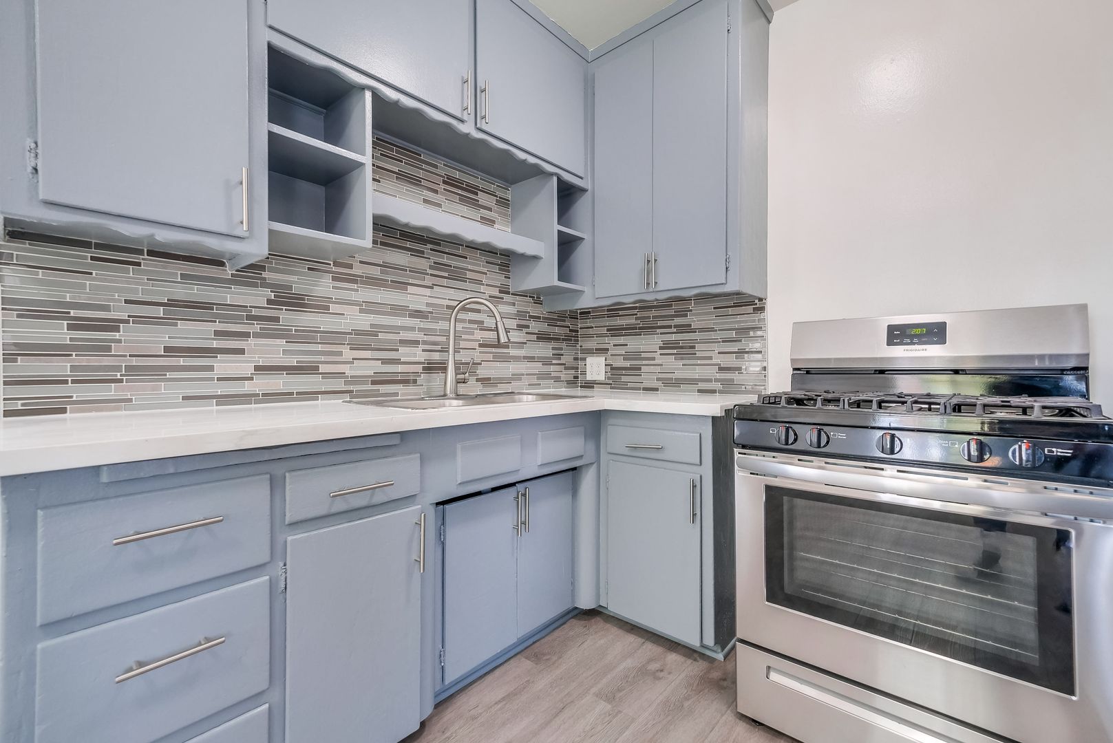 Los Angeles Condo: 2485 Venice Blvd