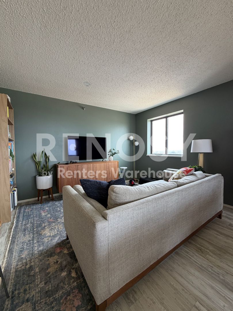 Saint Paul House: 78 10th St E St Paul, MN 55101, USA