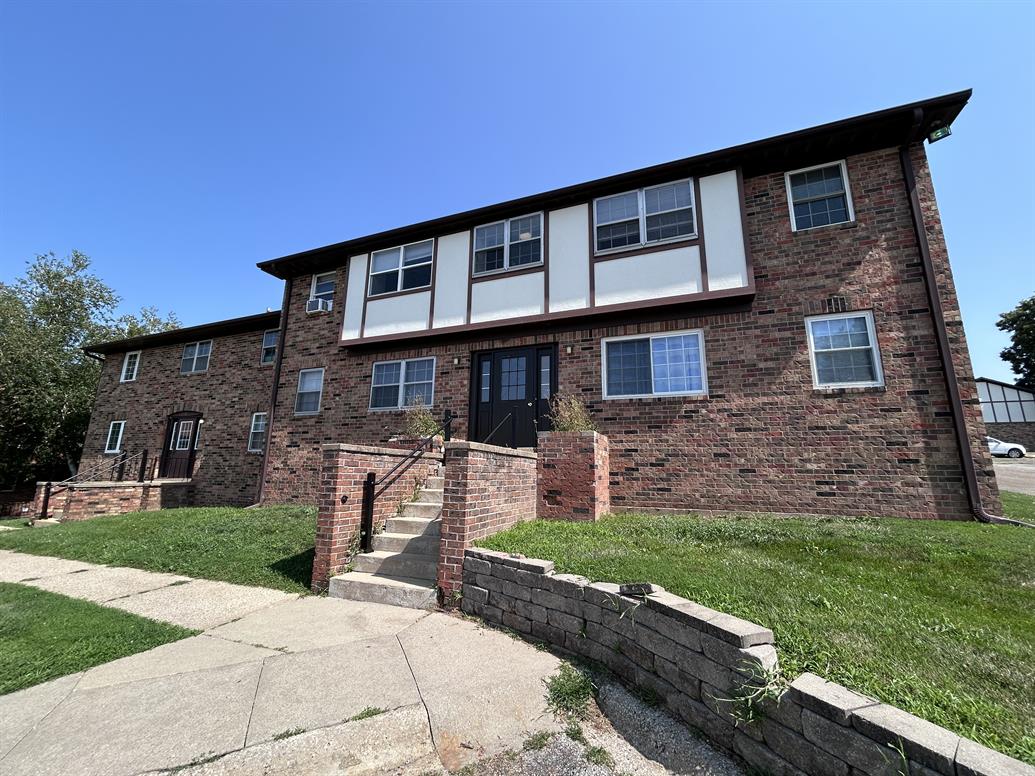 Coralville Condo: 1408 21st Avenue Place
