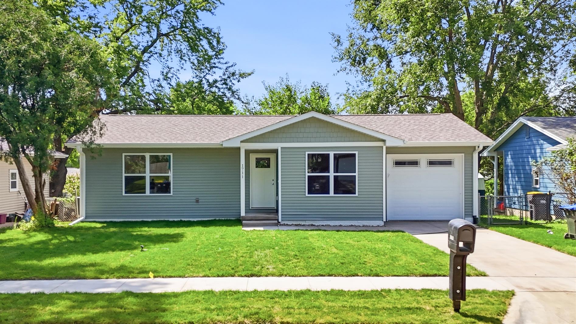 Iowa City House: 1711 Gleason Ave