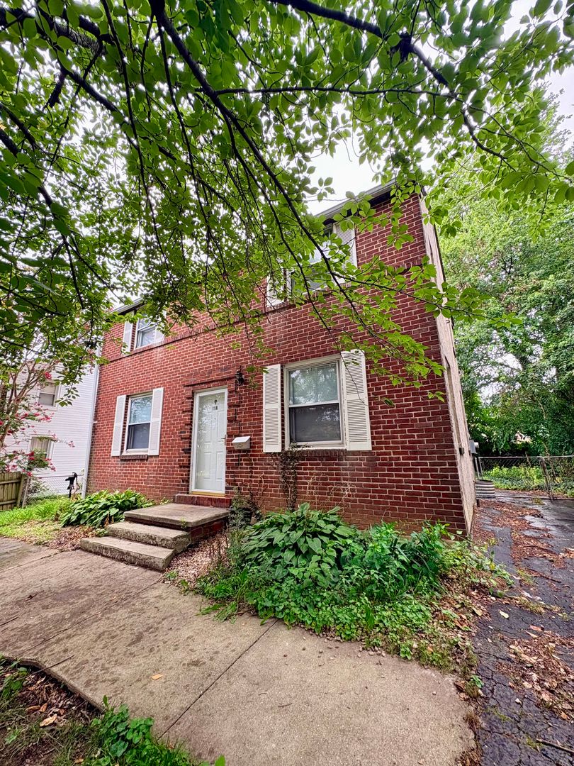 New Castle House: 118 Atlas Dr