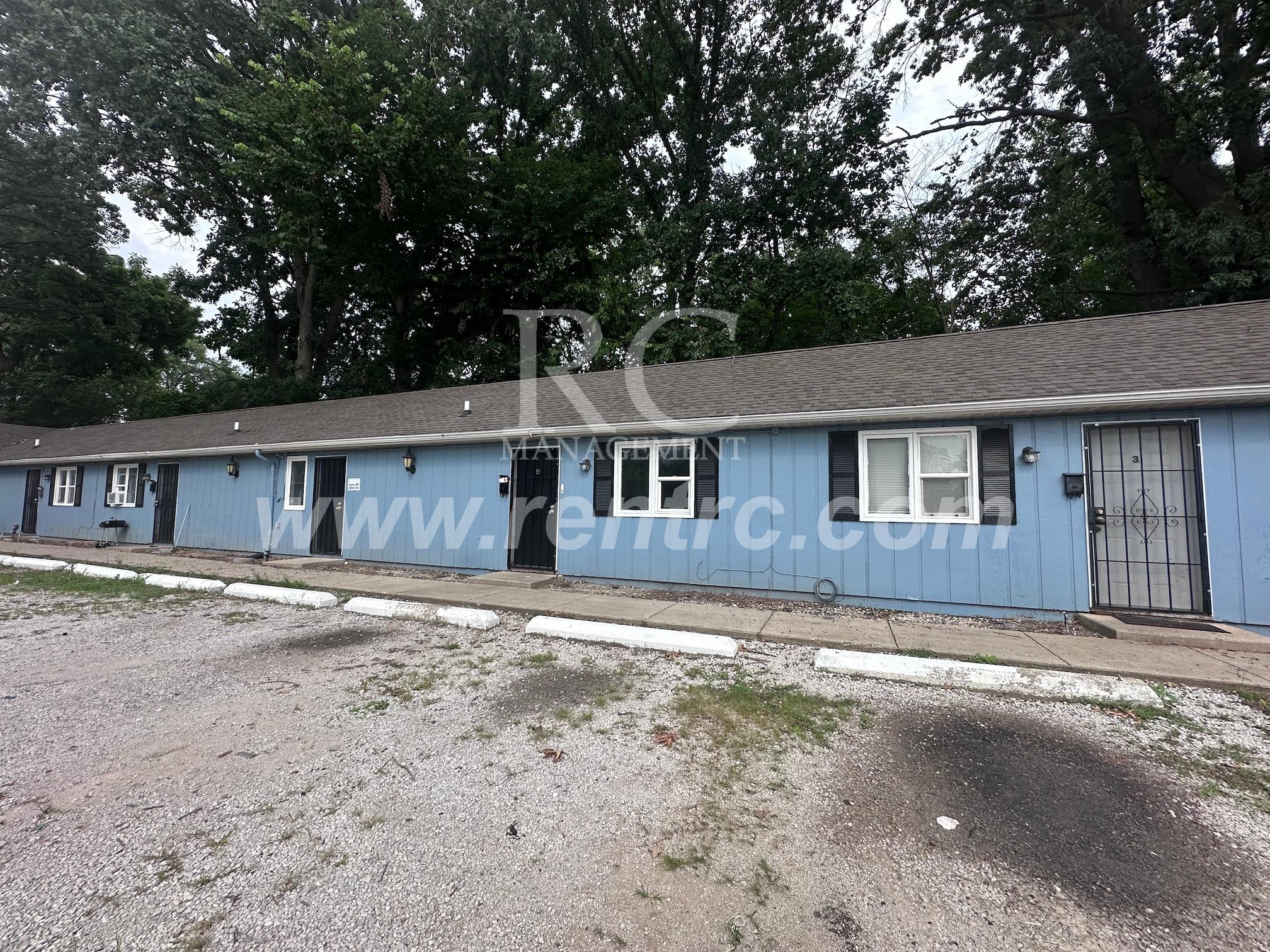 Danville House: 1227-4 Clarence