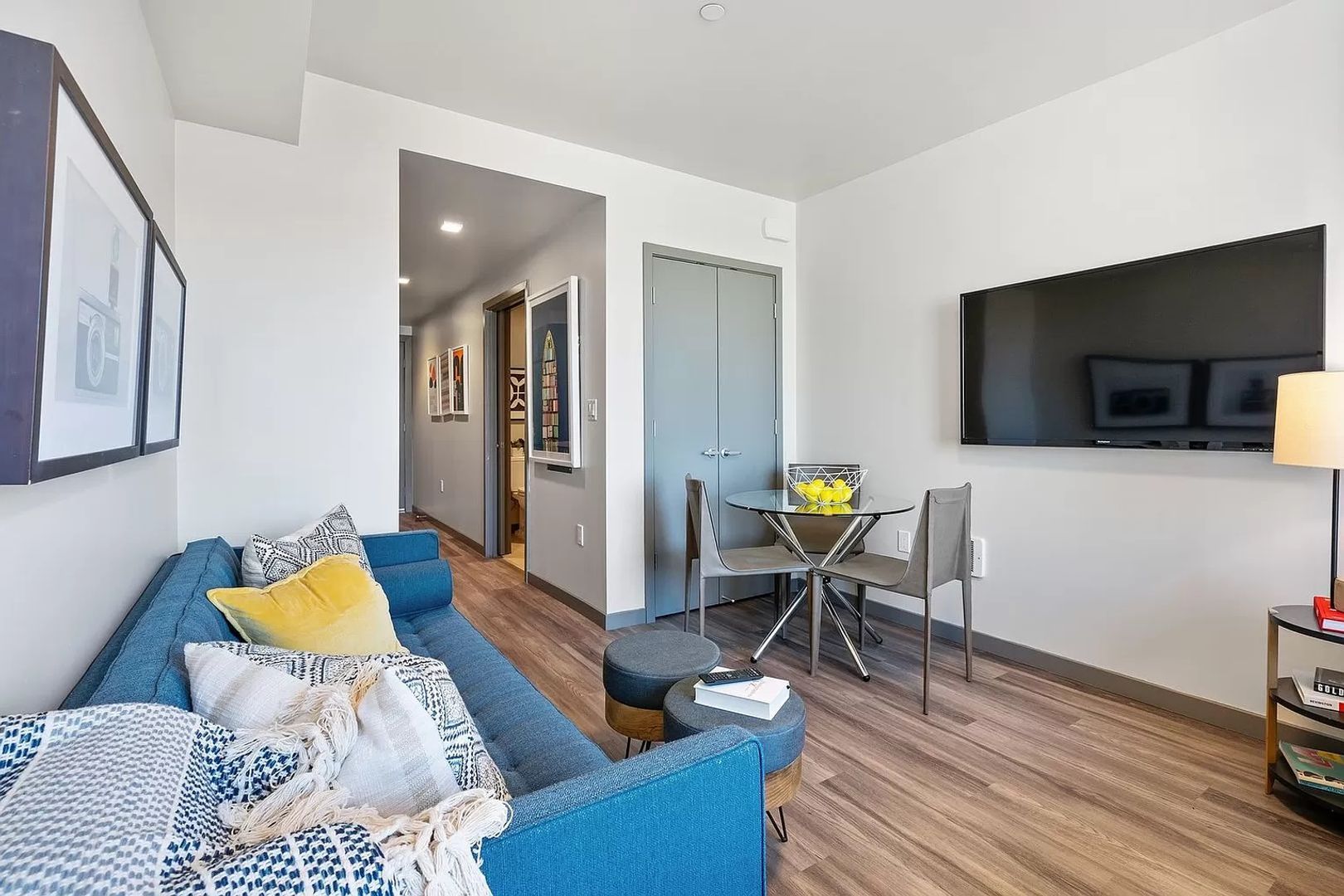 San Francisco Apartment: 235 Valencia St
