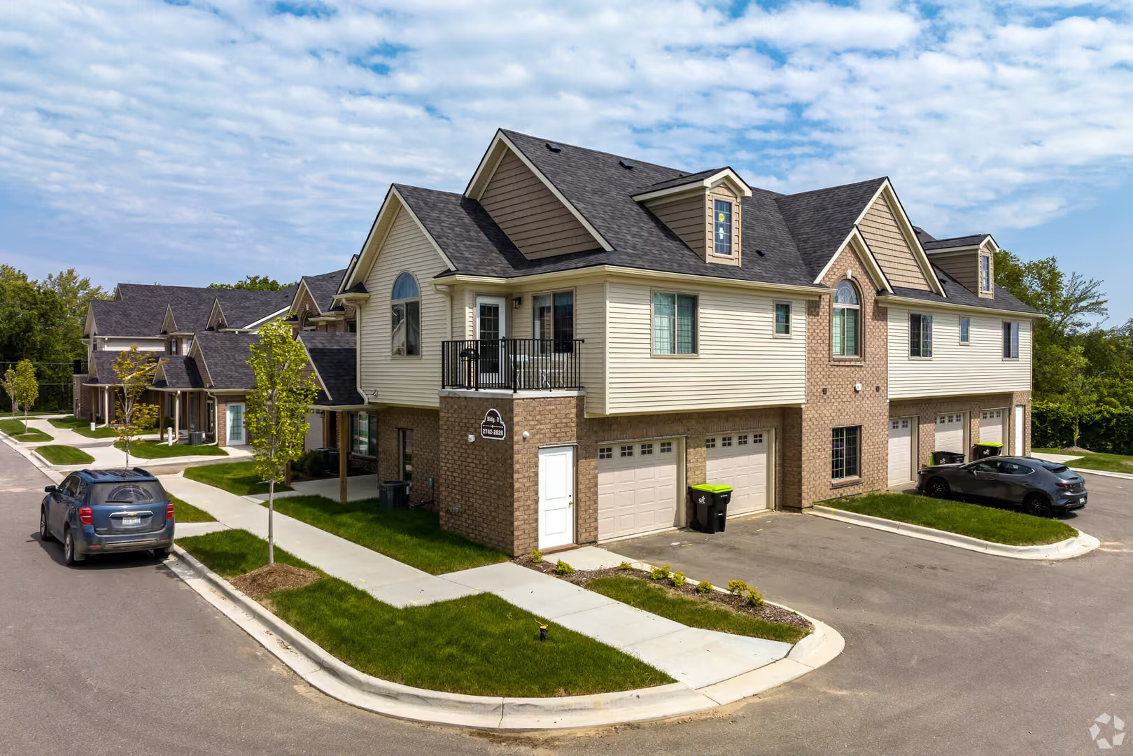 Auburn Hills Apartment: 2644 N Squirrel Rd