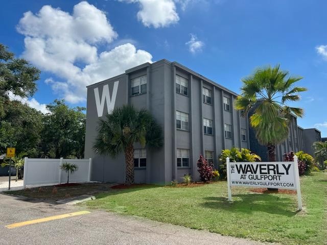 St. Petersburg Apartment: 4601 22nd Ave S