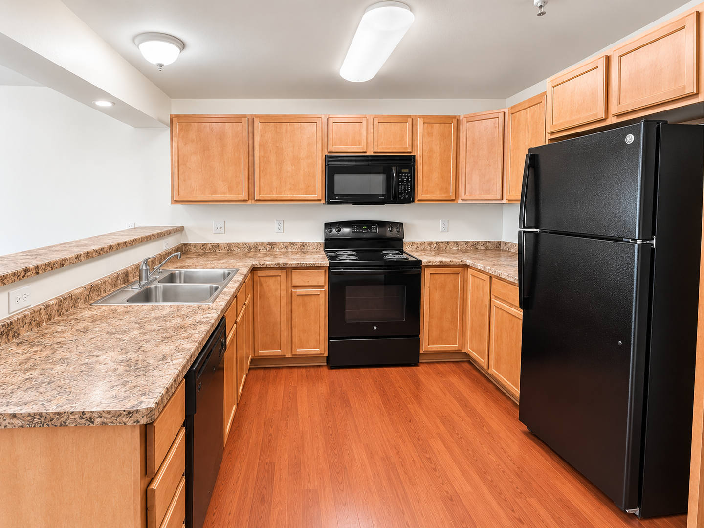 STOUGHTON Apartment: 2125 MCCOMB Rd