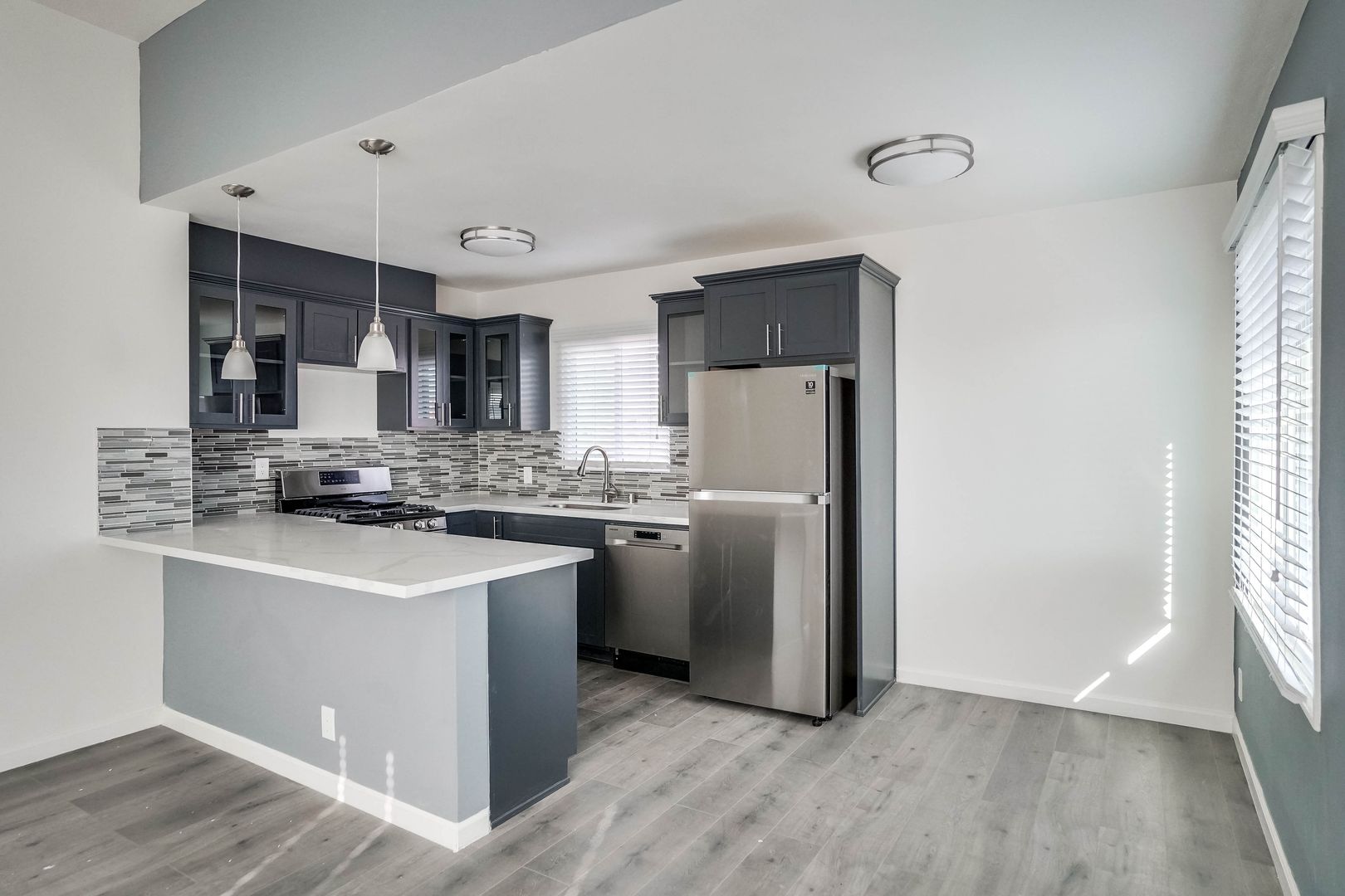 Los Angeles Condo: 6320 11th Ave