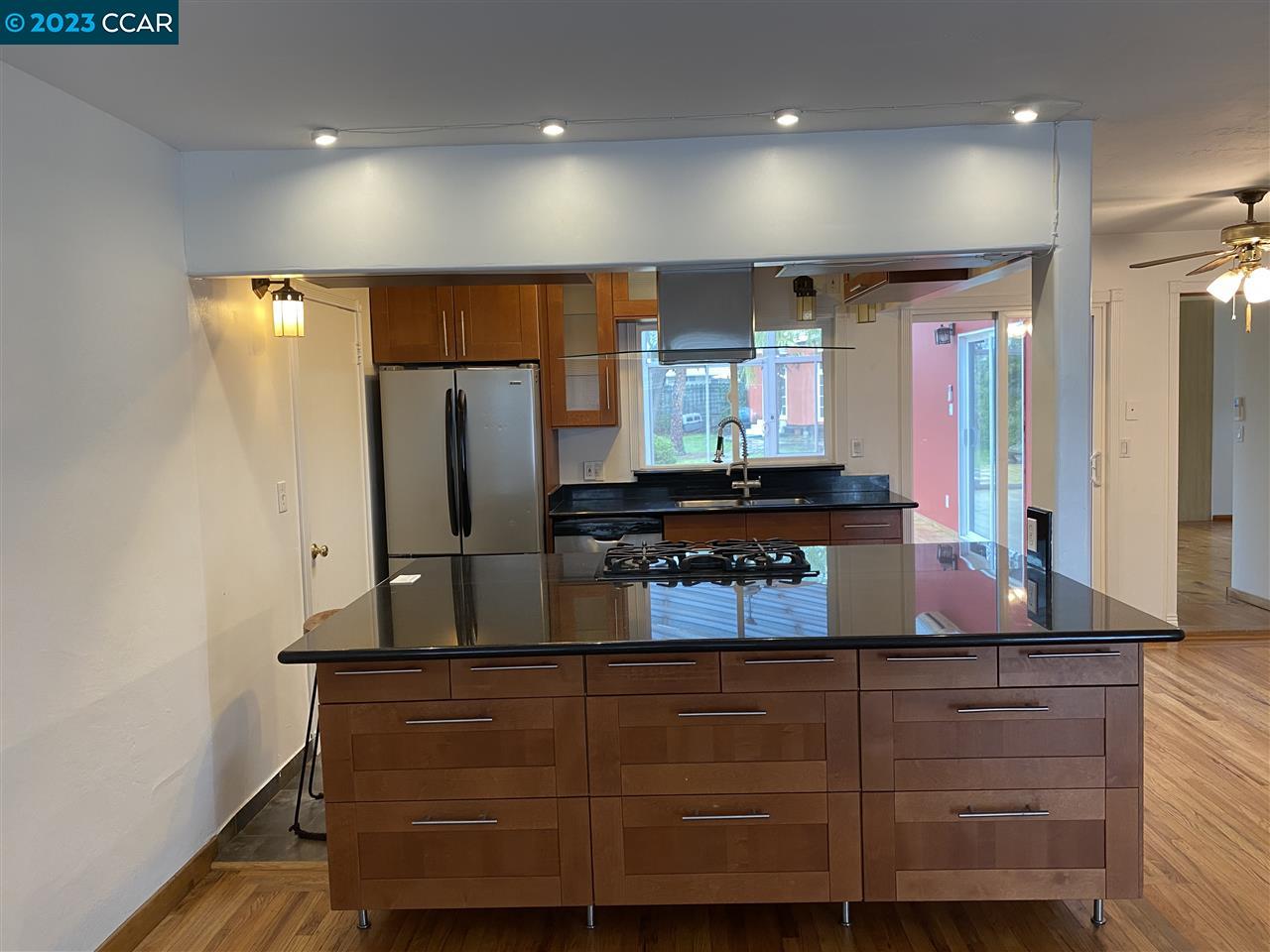 Concord Condo: 1414 San Carlos Ave