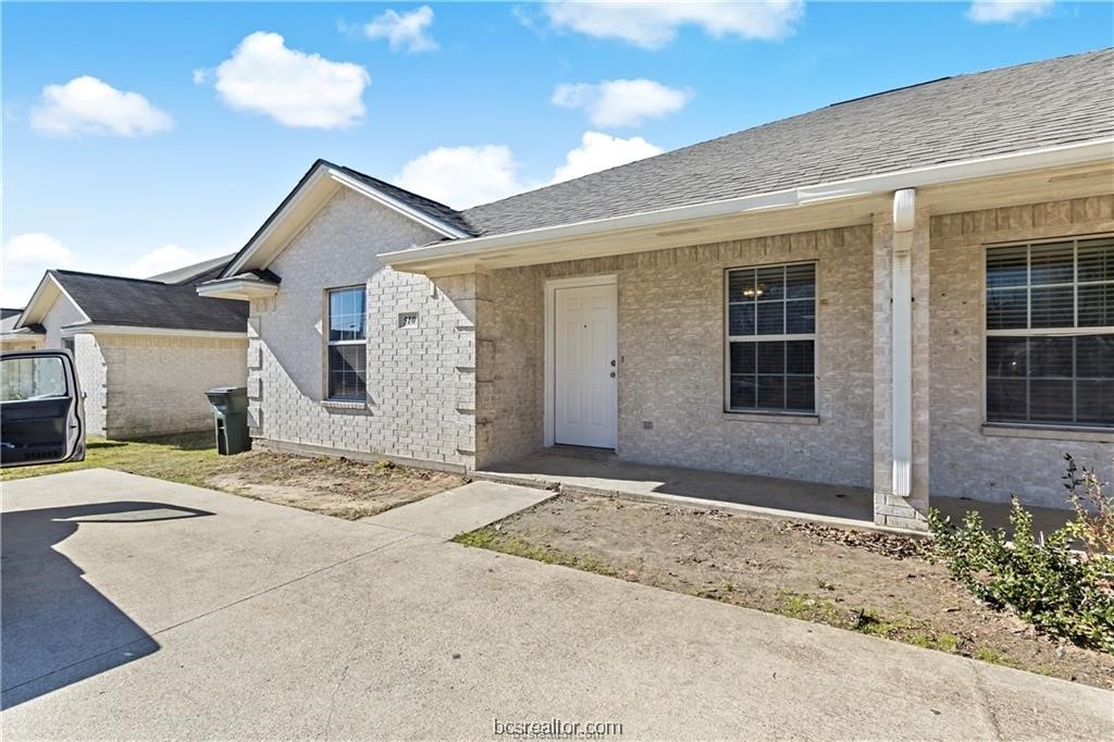 Bryan Condo: 510 Freeman Ave