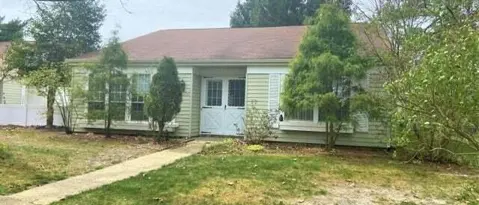 Manchester Condo: 561B Malvern Ct